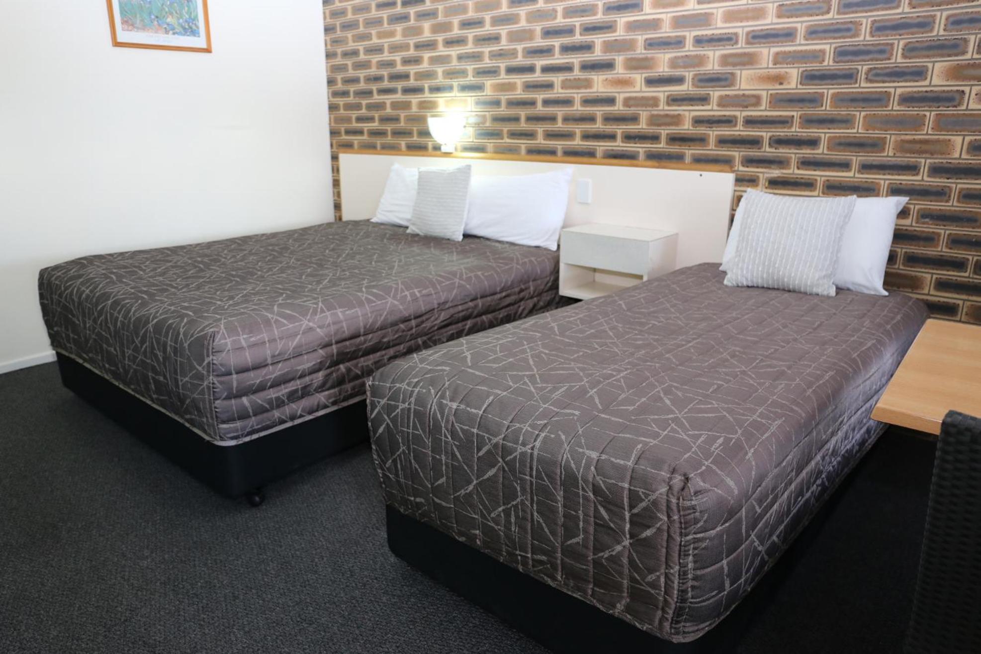 Top Of The Town Motel Inverell Room photo